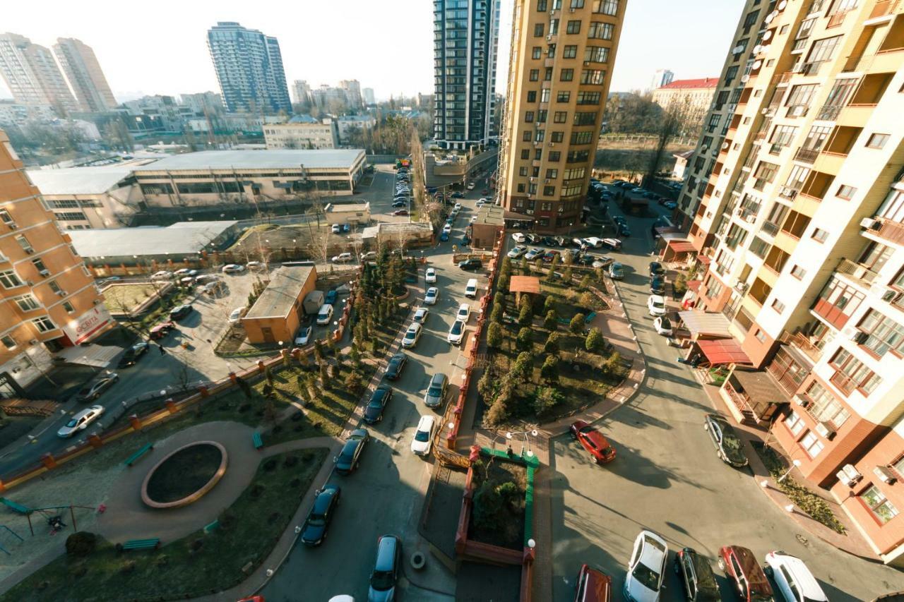 3 Комнатные Апартаменты В Центре Печерска Kiev Exteriör bild