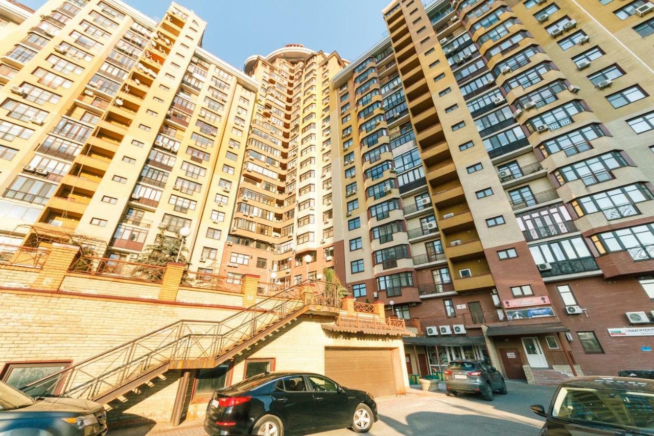3 Комнатные Апартаменты В Центре Печерска Kiev Exteriör bild